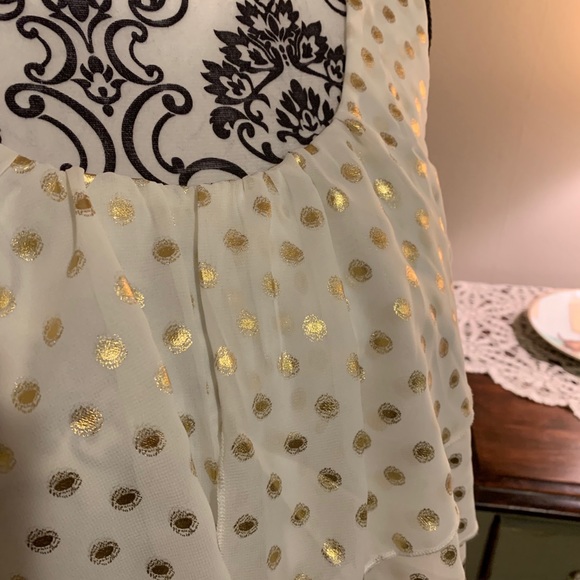 Dress Barn Tops - NWOT Dress Barn Ruffle Front Blouse